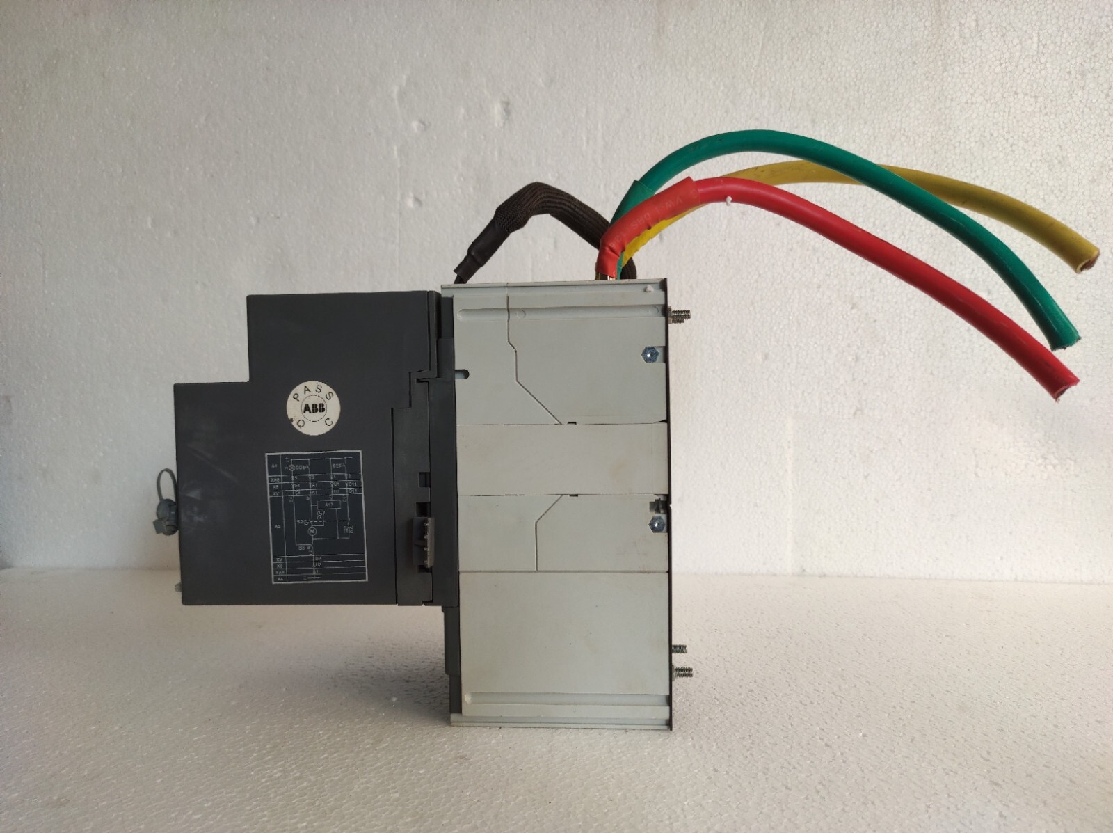 admin/uploads/uploads/ABB Sace Tmax 1sda054974r1 - 1SDA054974R1 1600 AMP Max MCCB_7.webp